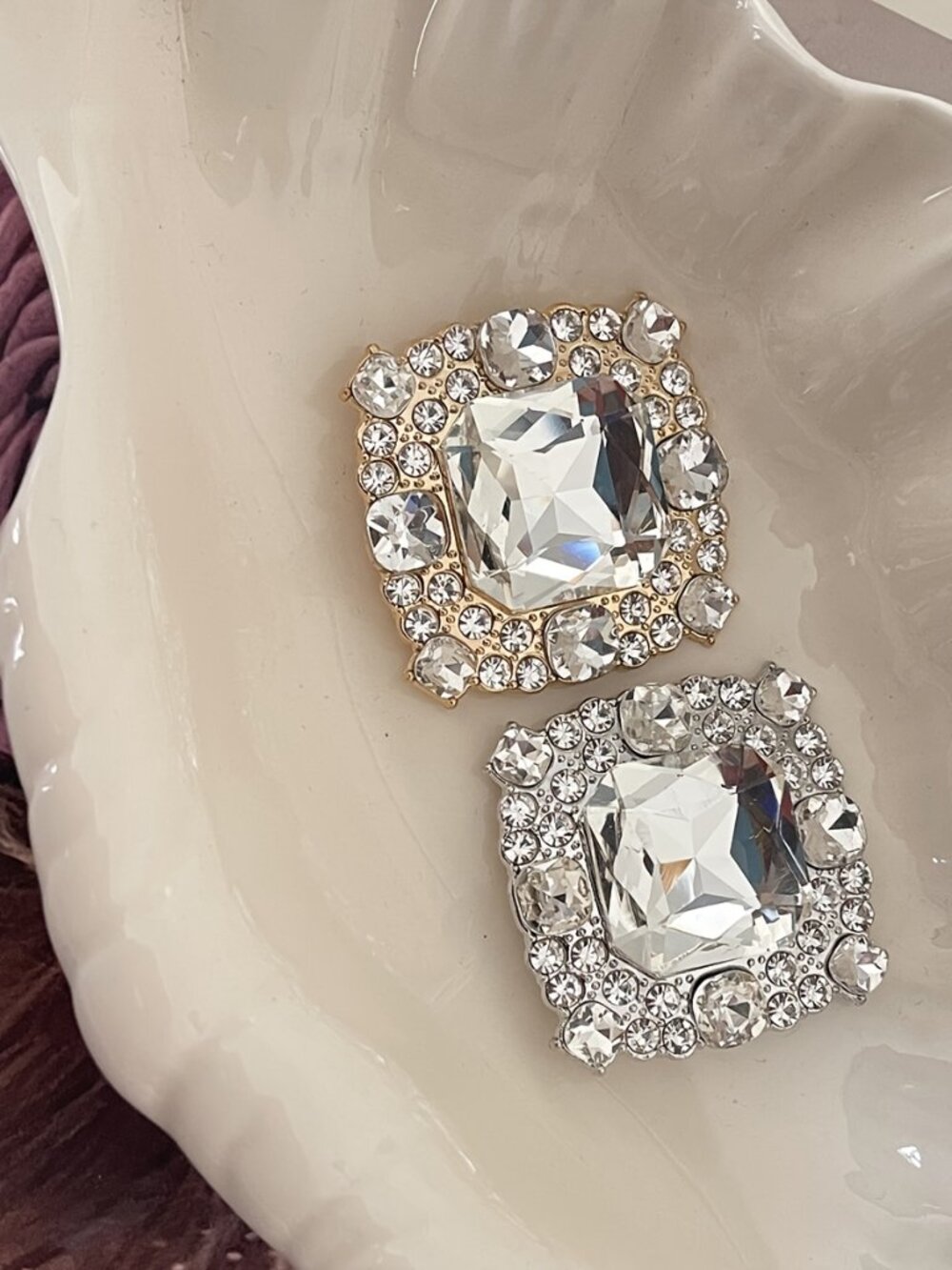Crystal Statement Button Cover Set (2PCS) – Oversized Rhinestone Blouse - Picture 3 of 8